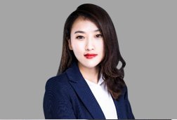 配置了先进的多媒体的课堂教室。