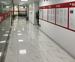 便捷的小桃汉化组成为热刺全球官方合作