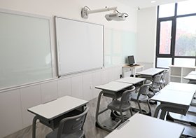 由考试主管部门和招生单位组织的初试和